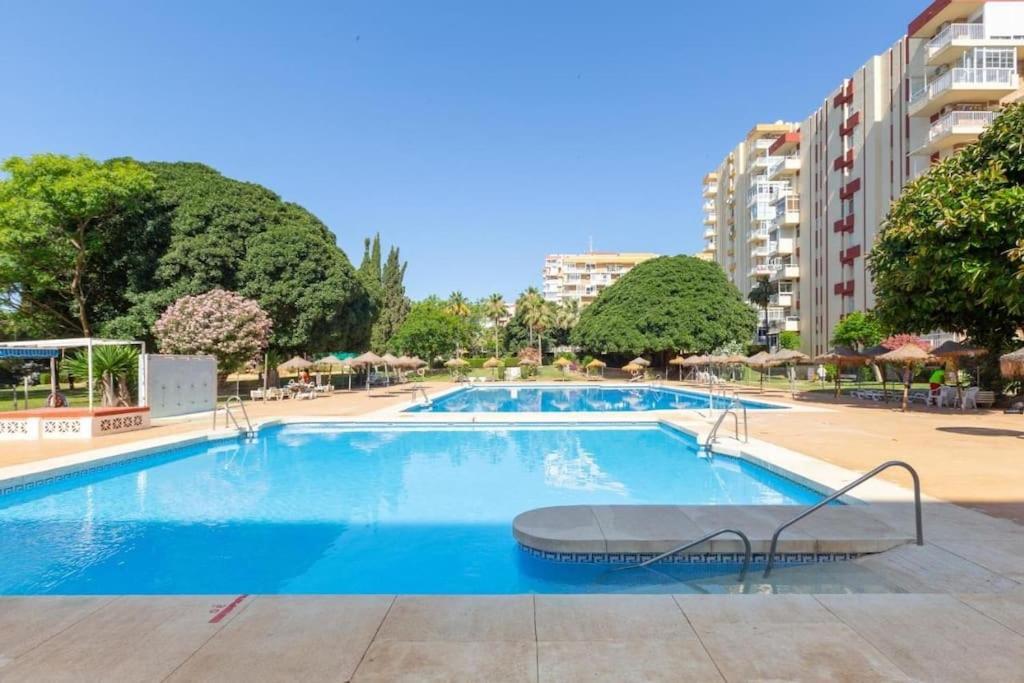 Apt Moderno Con Vistas, Recepcion 24 Hs Y Piscinas Беналмадена Екстериор снимка
